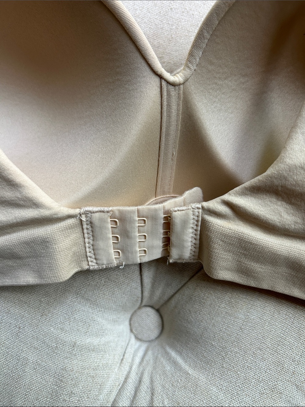 Truekind Supportive Comfort Seamless Wireless Shaping Bra - Lg Adjustable Strap - Picture 3 of 6